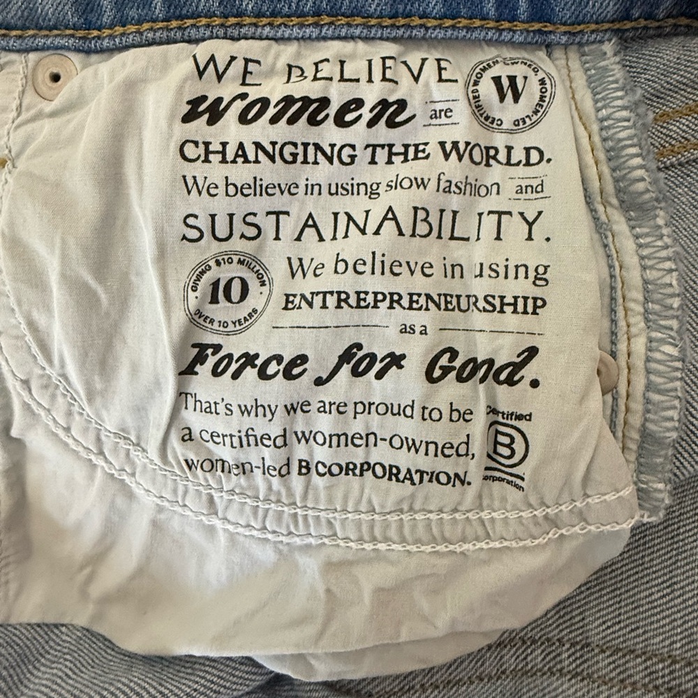 Frank & Eileen Monaghan High Rise Mom Jeans in Medium Wash
Size 29 - Picture 13 of 14